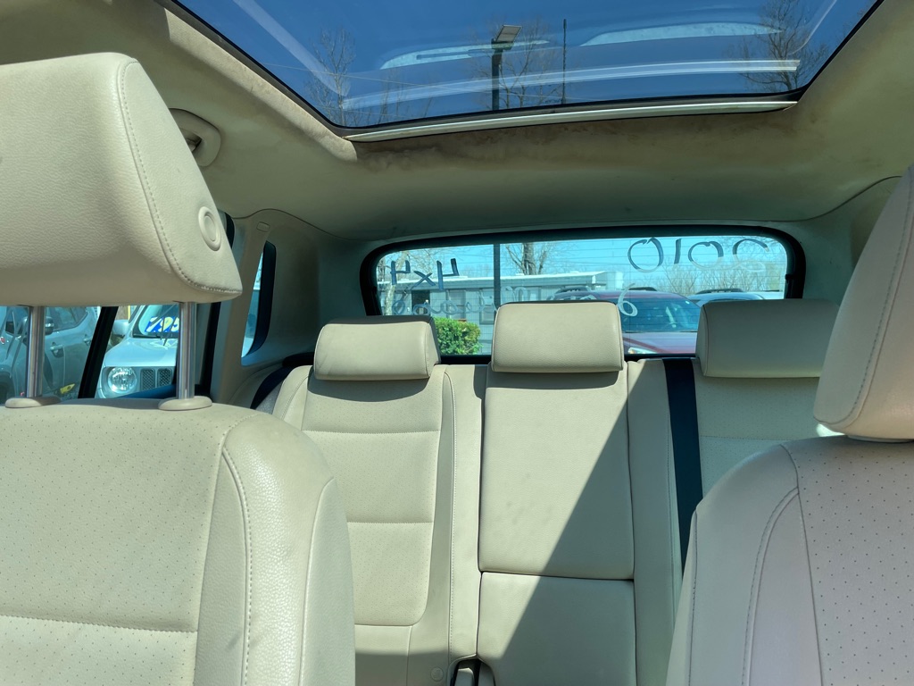 Photo 8 of this VOLKSWAGEN TIGUAN