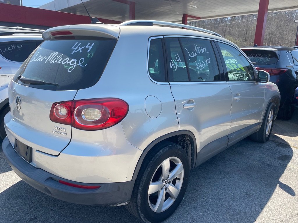 Photo 3 of this VOLKSWAGEN TIGUAN