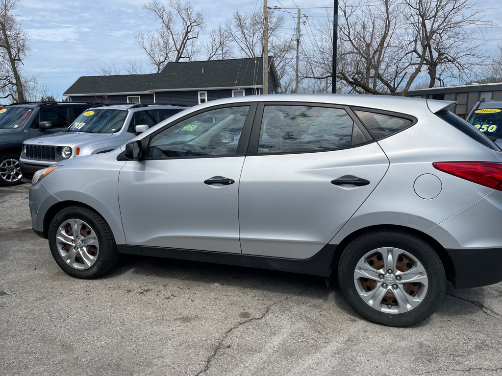 Photo 4 of this HYUNDAI TUCSON