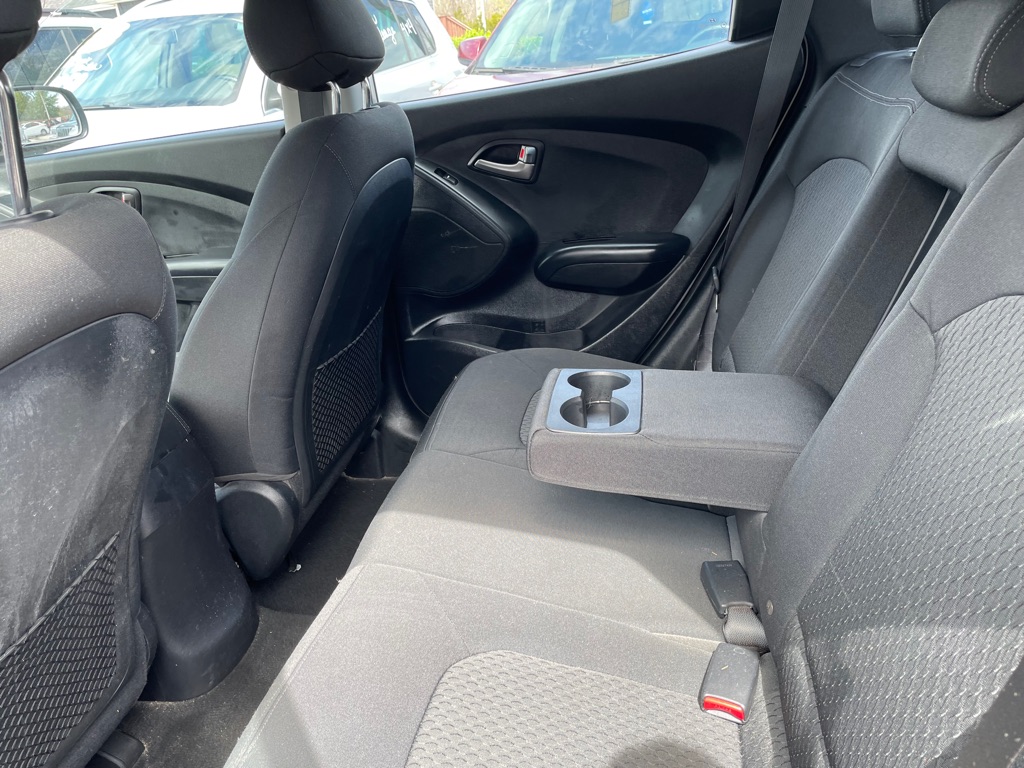 Photo 11 of this HYUNDAI TUCSON