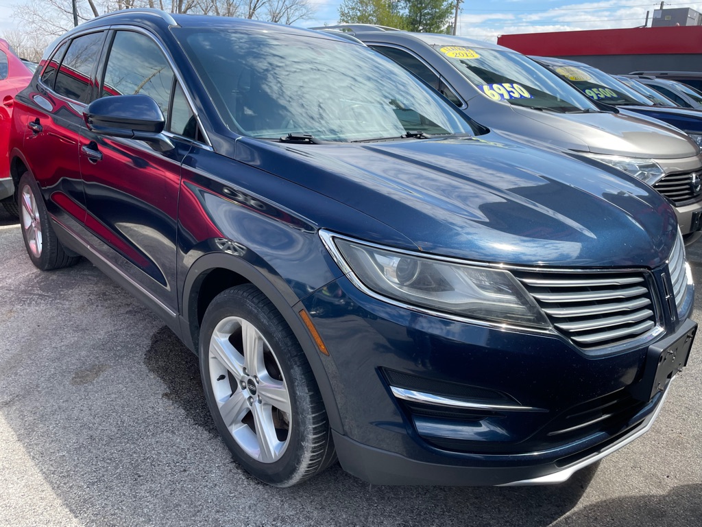 Photo 2 of this LINCOLN MKC