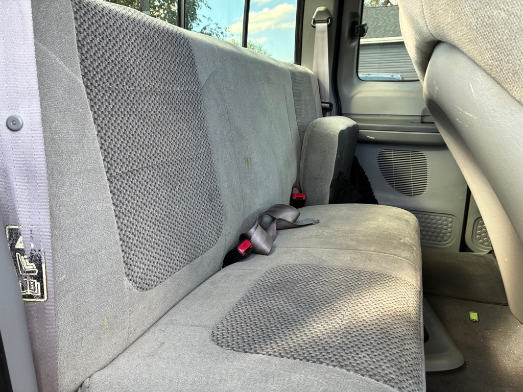 Photo 10 of this FORD F250