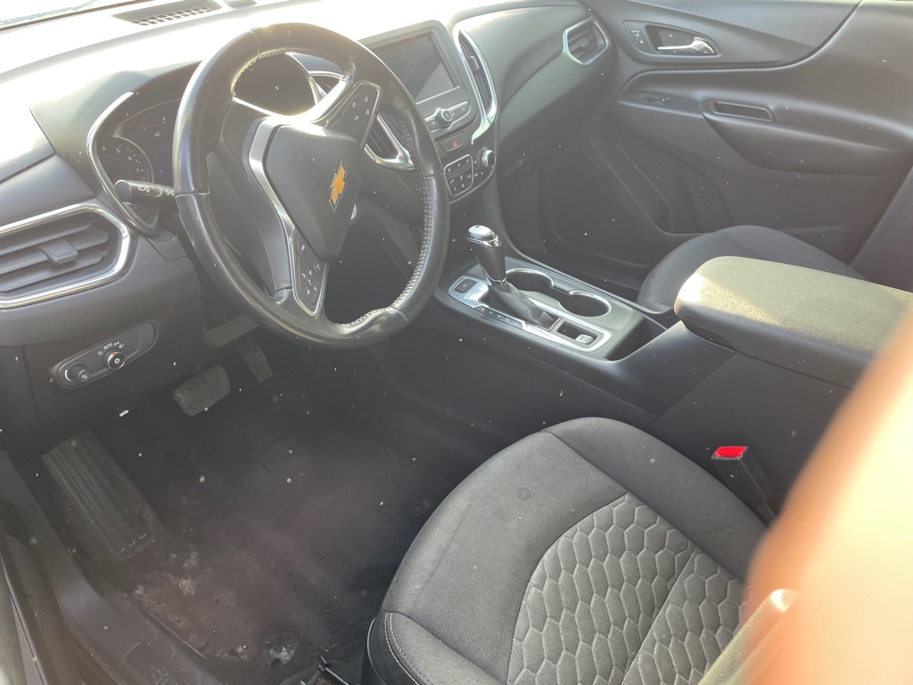 Photo 8 of this CHEVROLET EQUINOX