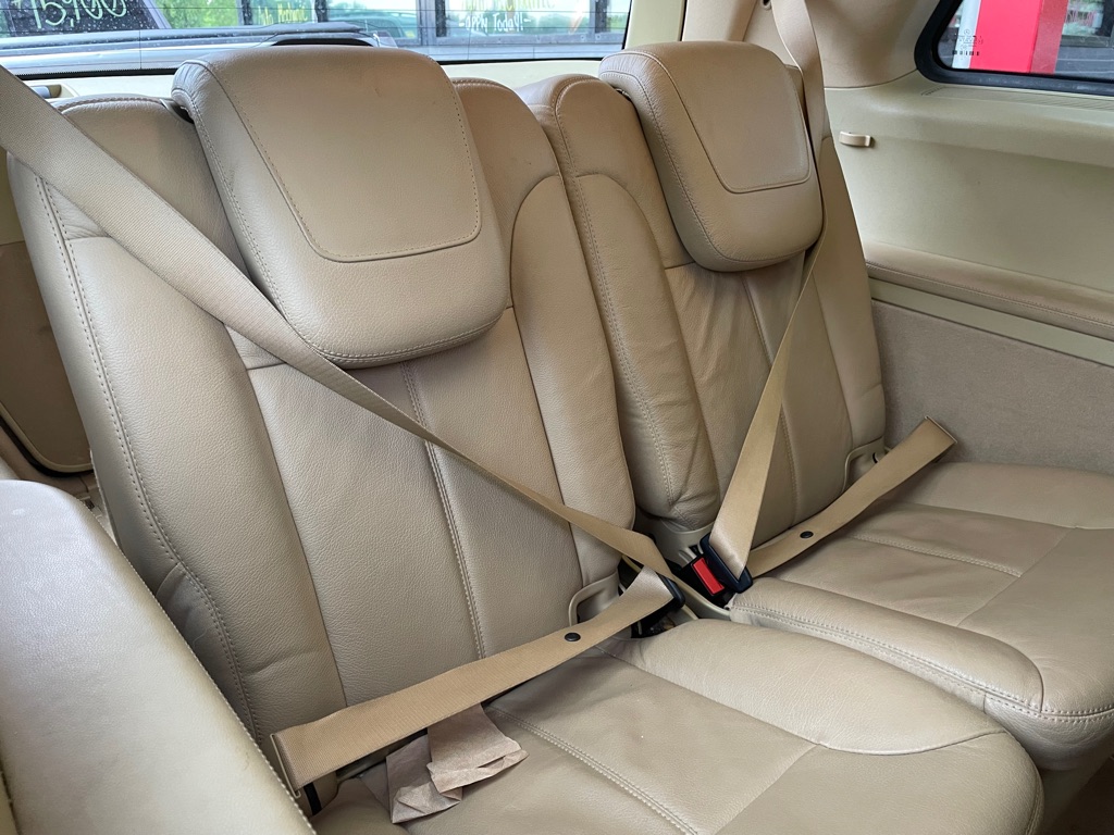 Photo 12 of this MERCEDES-BENZ GL