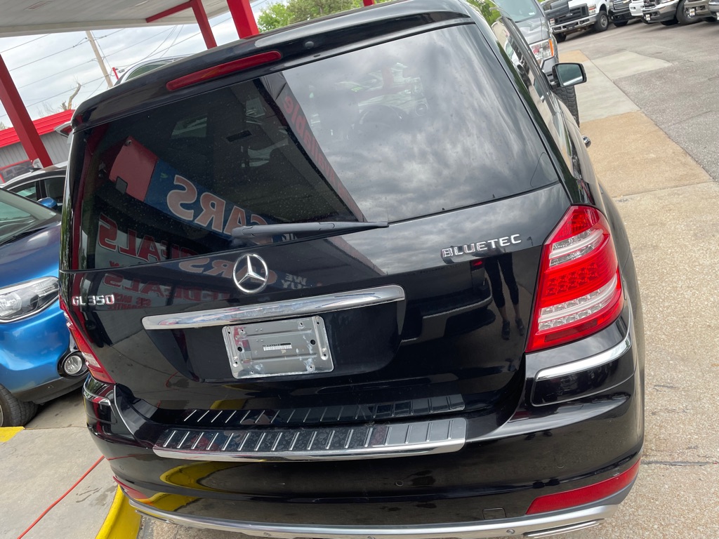 Photo 6 of this MERCEDES-BENZ GL