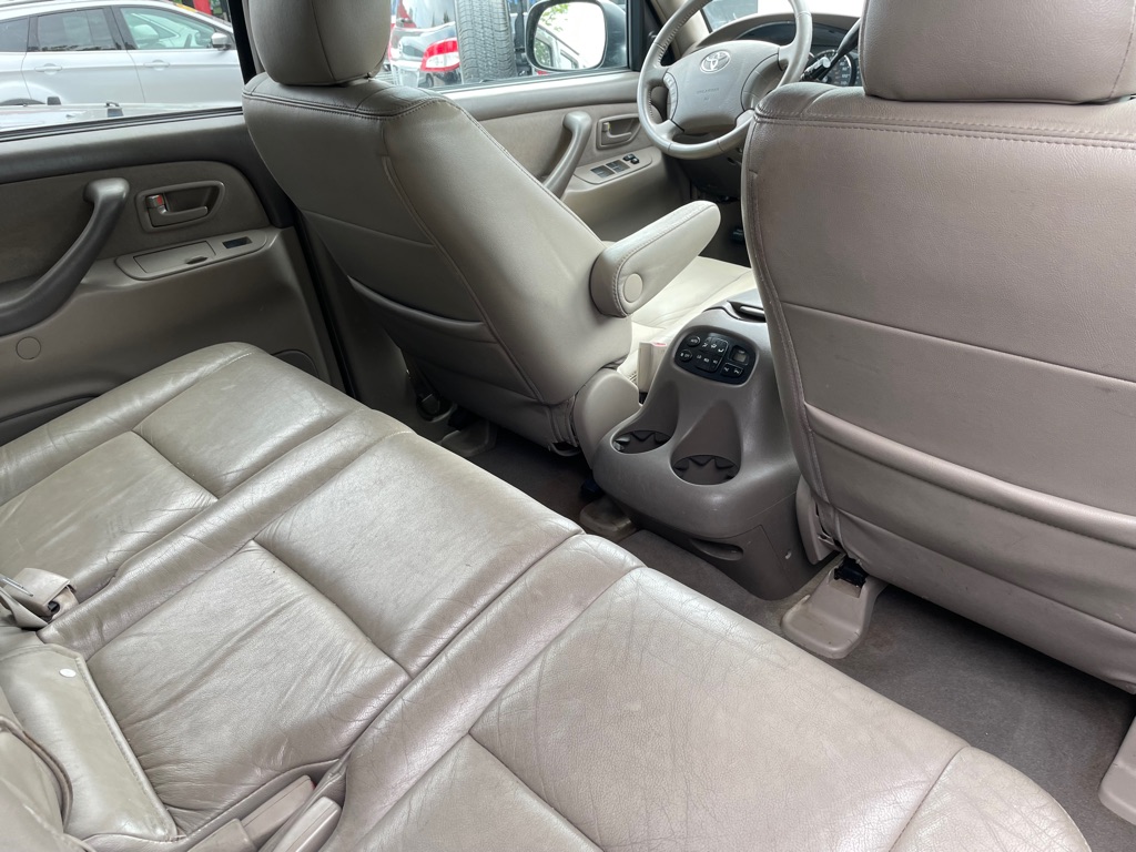 Photo 9 of this TOYOTA SEQUOIA