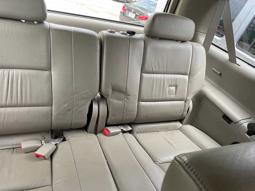 Photo 10 of this TOYOTA SEQUOIA