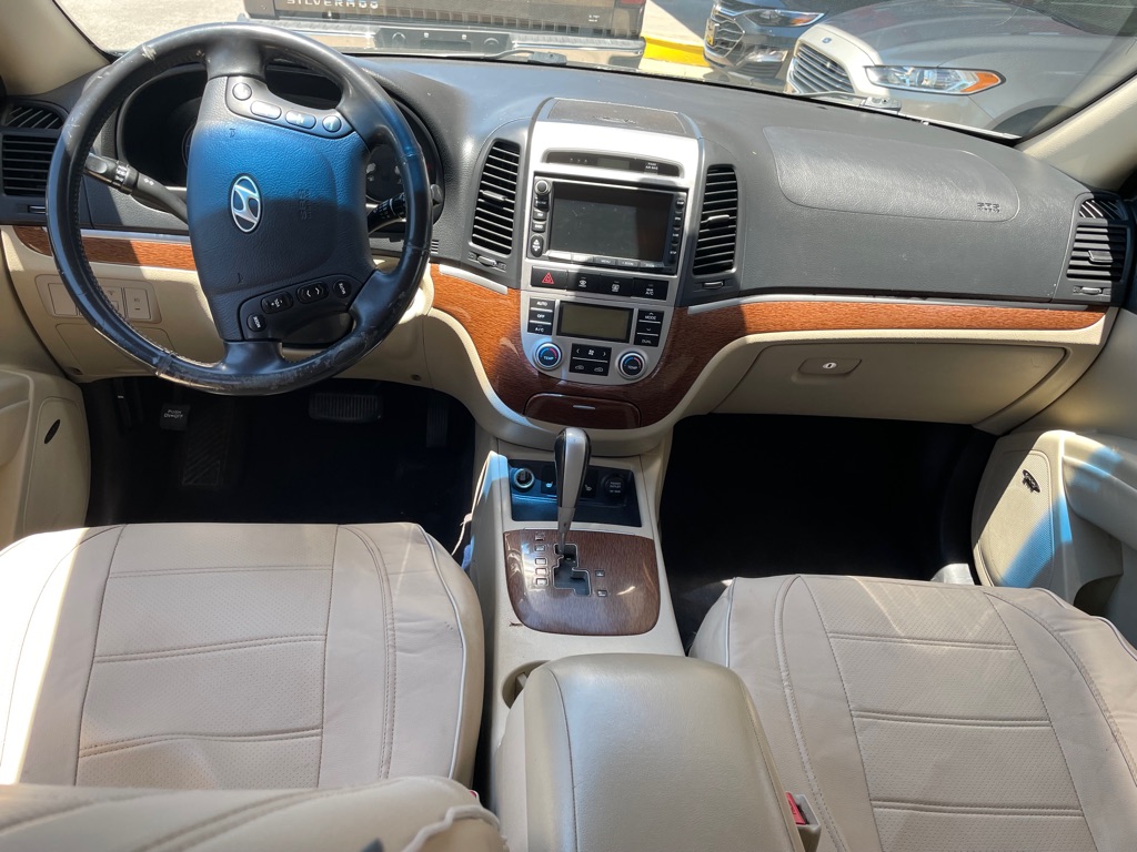 Photo 7 of this HYUNDAI SANTA FE