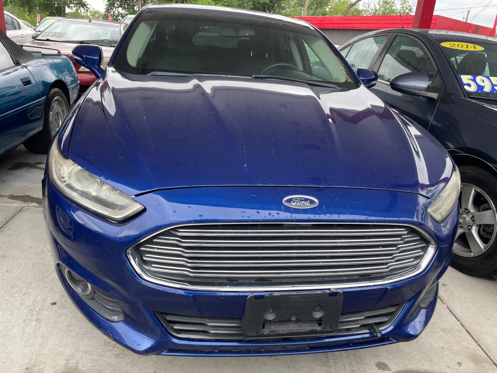 Photo 2 of this FORD FUSION