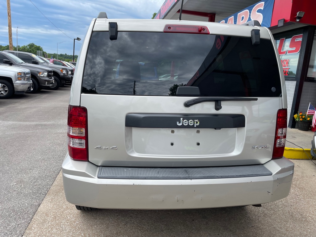 Photo 5 of this JEEP LIBERTY