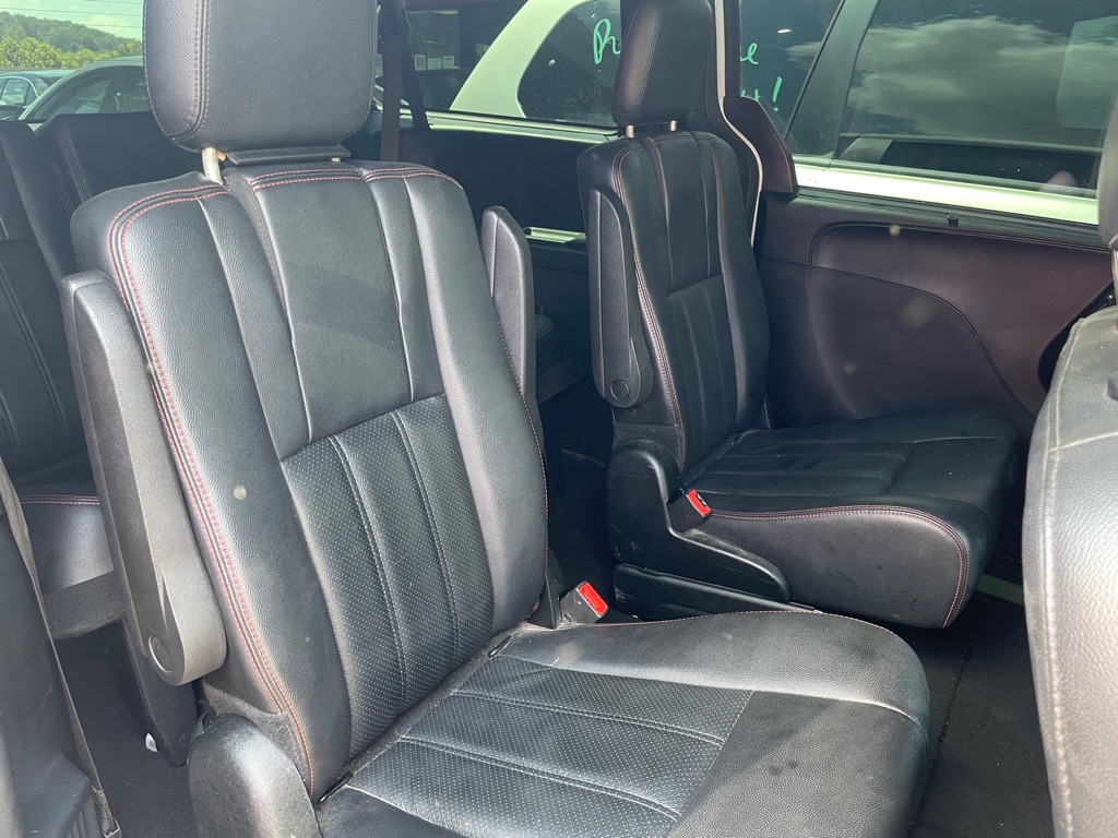 Photo 10 of this DODGE GRAND CARAVAN
