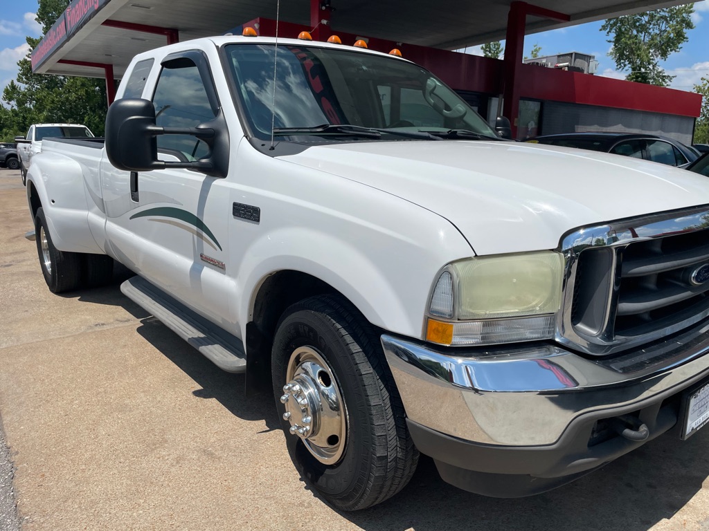 Photo 2 of this FORD F350