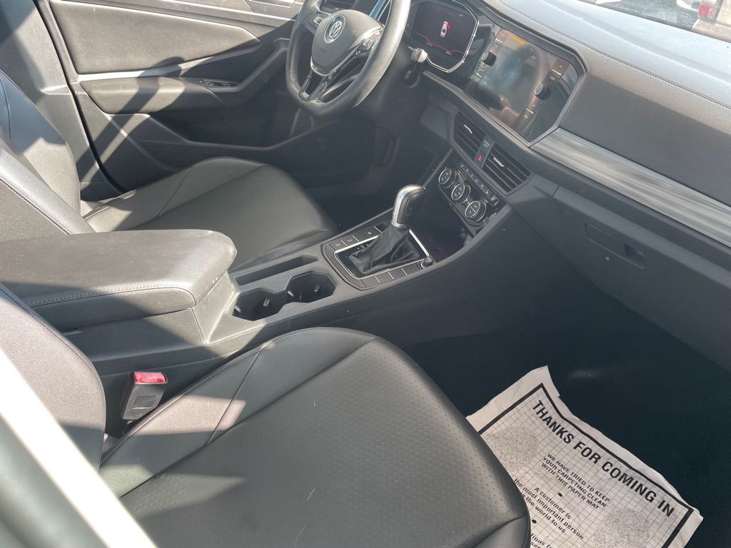 Photo 8 of this VOLKSWAGEN JETTA