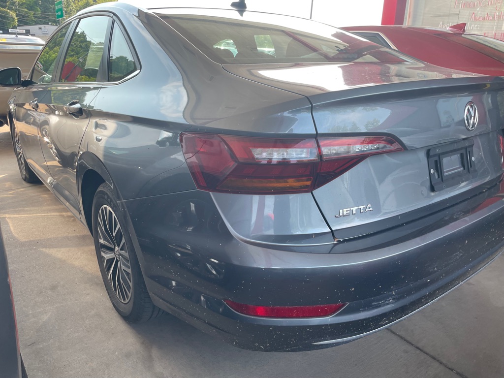 Photo 6 of this VOLKSWAGEN JETTA