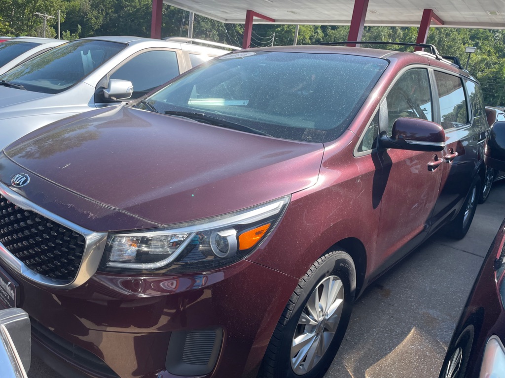 Photo 3 of this KIA SEDONA