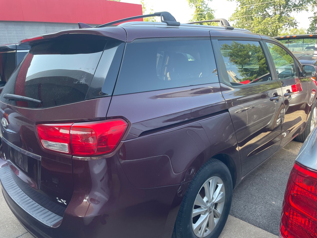 Photo 4 of this KIA SEDONA