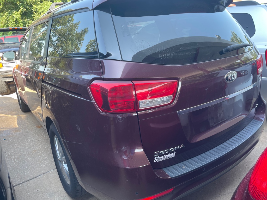 Photo 6 of this KIA SEDONA