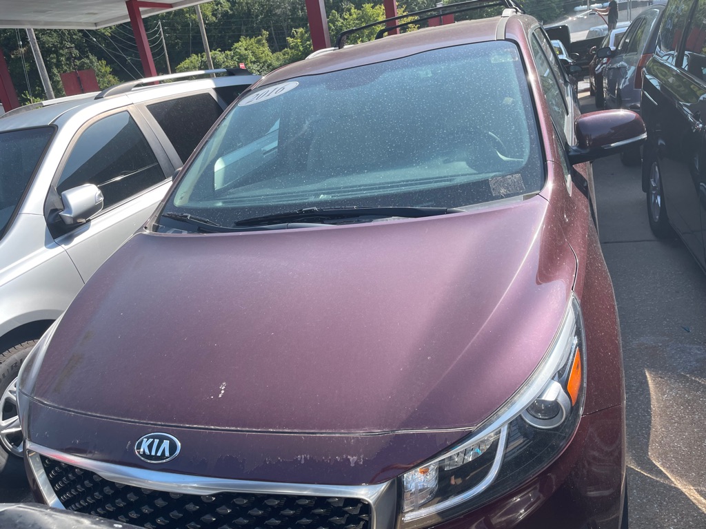 Photo 2 of this KIA SEDONA