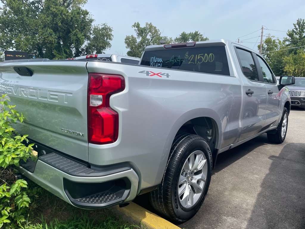 Photo 4 of this CHEVROLET SILVERADO 1500