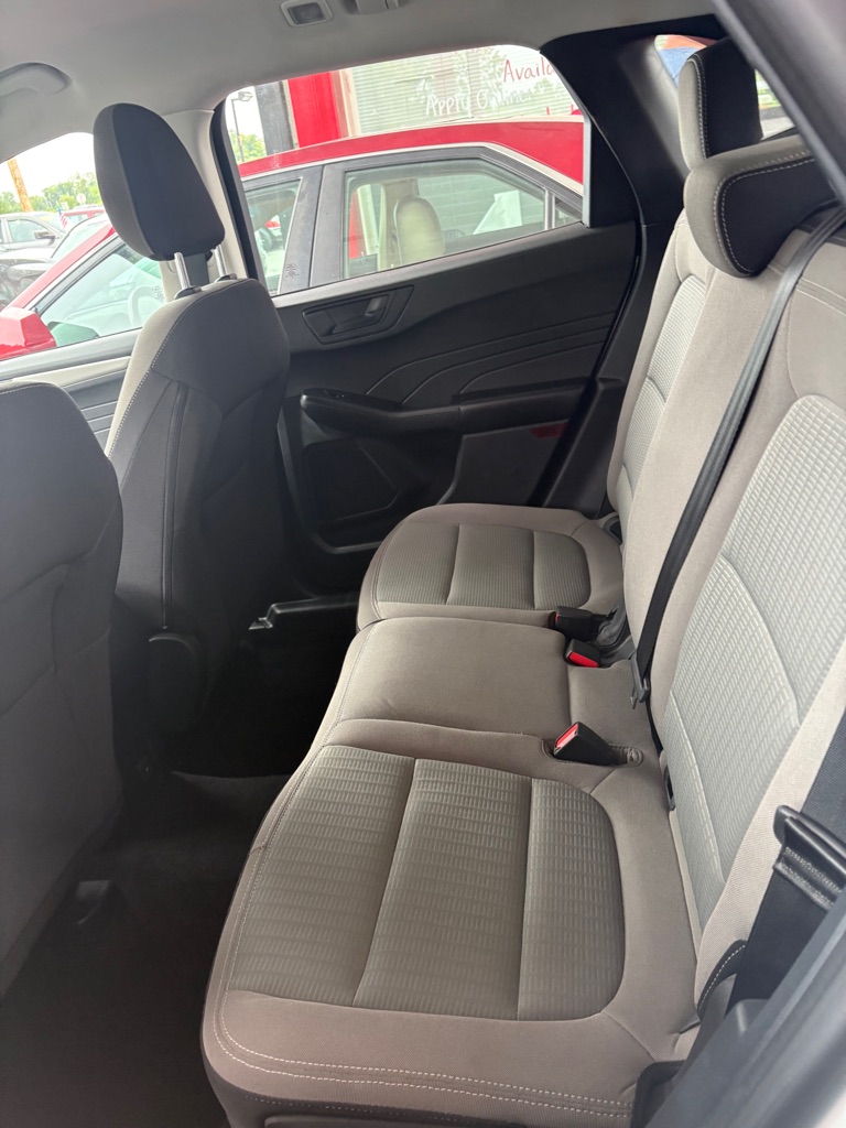 Photo 8 of this FORD ESCAPE