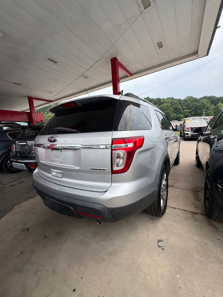 Photo 3 of this FORD EXPLORER