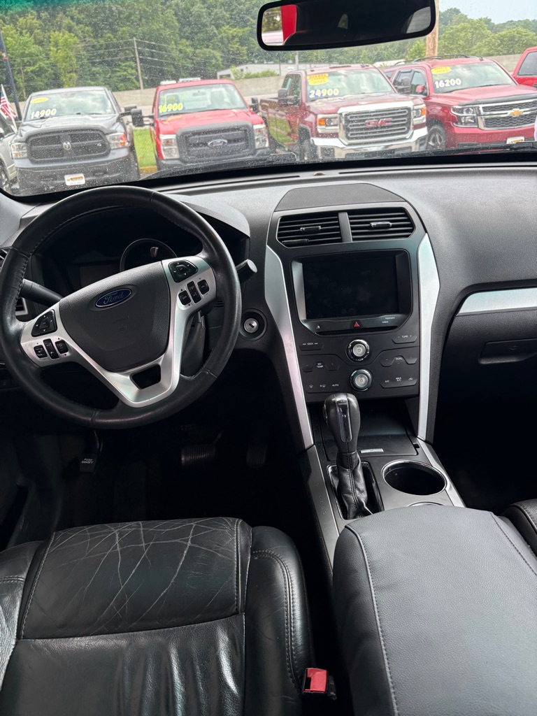 Photo 8 of this FORD EXPLORER