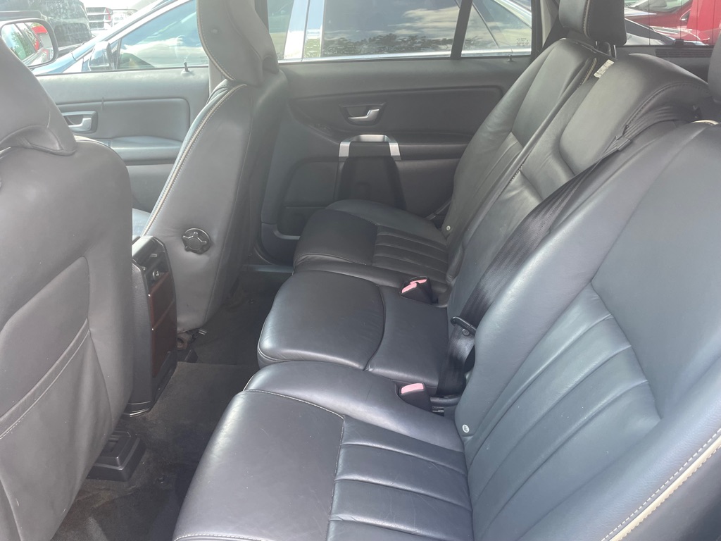 Photo 8 of this VOLVO XC90