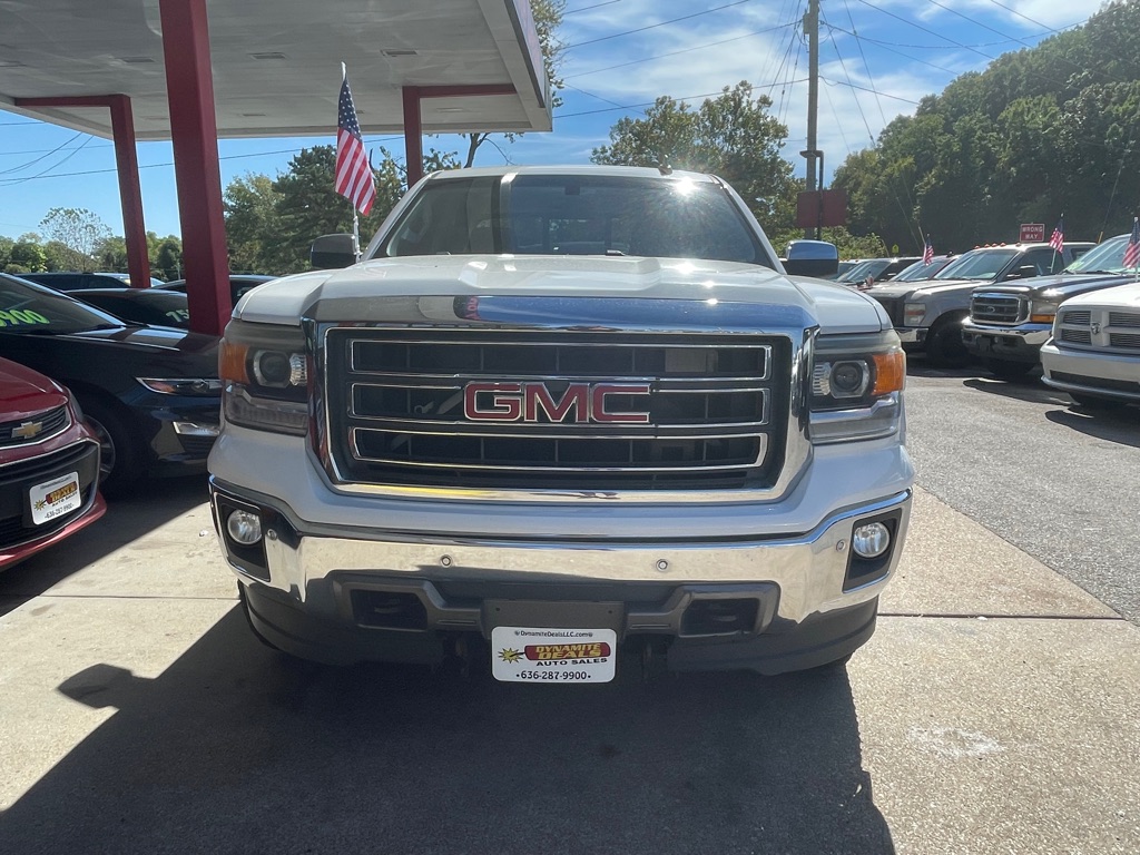 Photo 3 of this GMC SIERRA