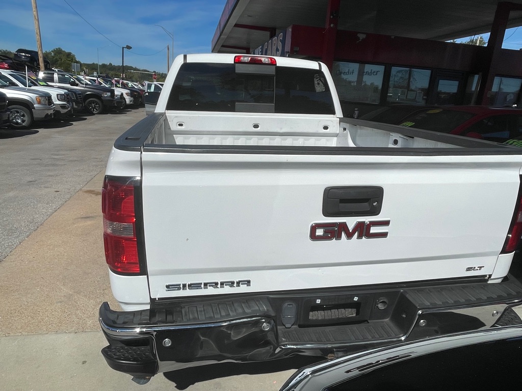 Photo 6 of this GMC SIERRA