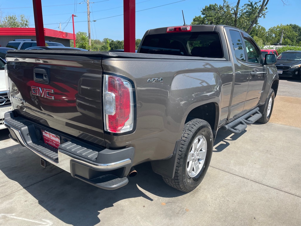 Photo 7 of this GMC CANYON