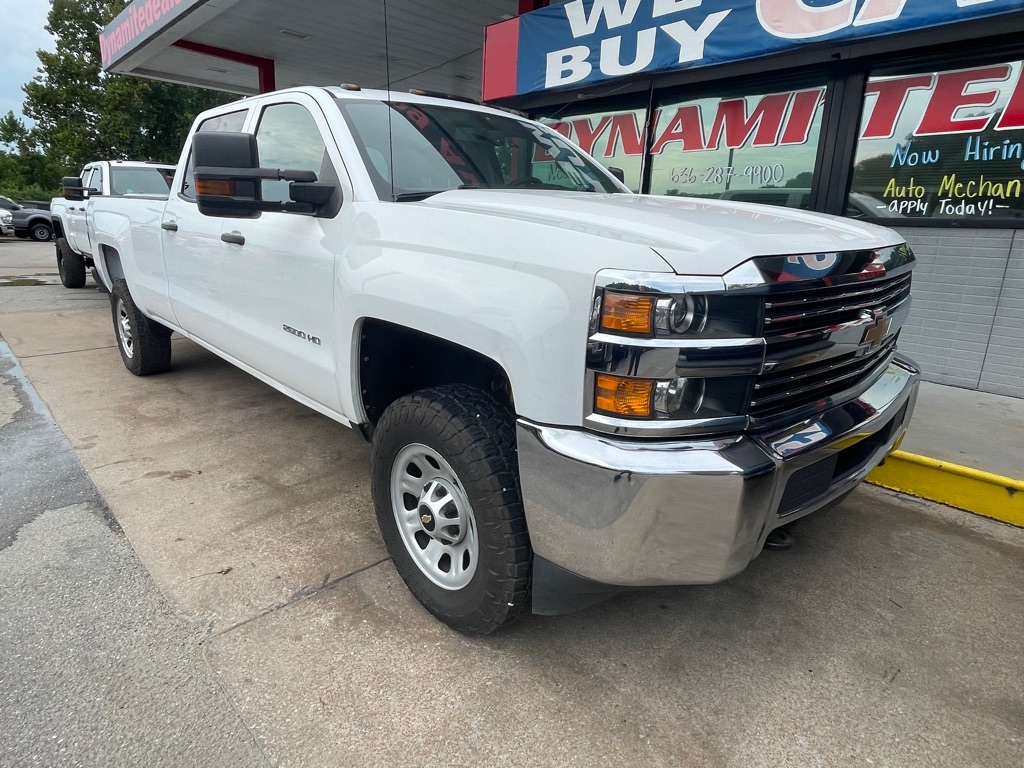 Photo 2 of this CHEVROLET SILVERADO 2500