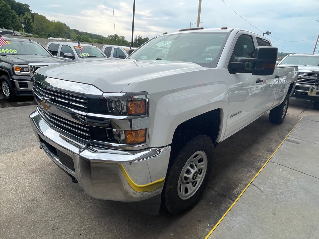 Photo 4 of this CHEVROLET SILVERADO 2500