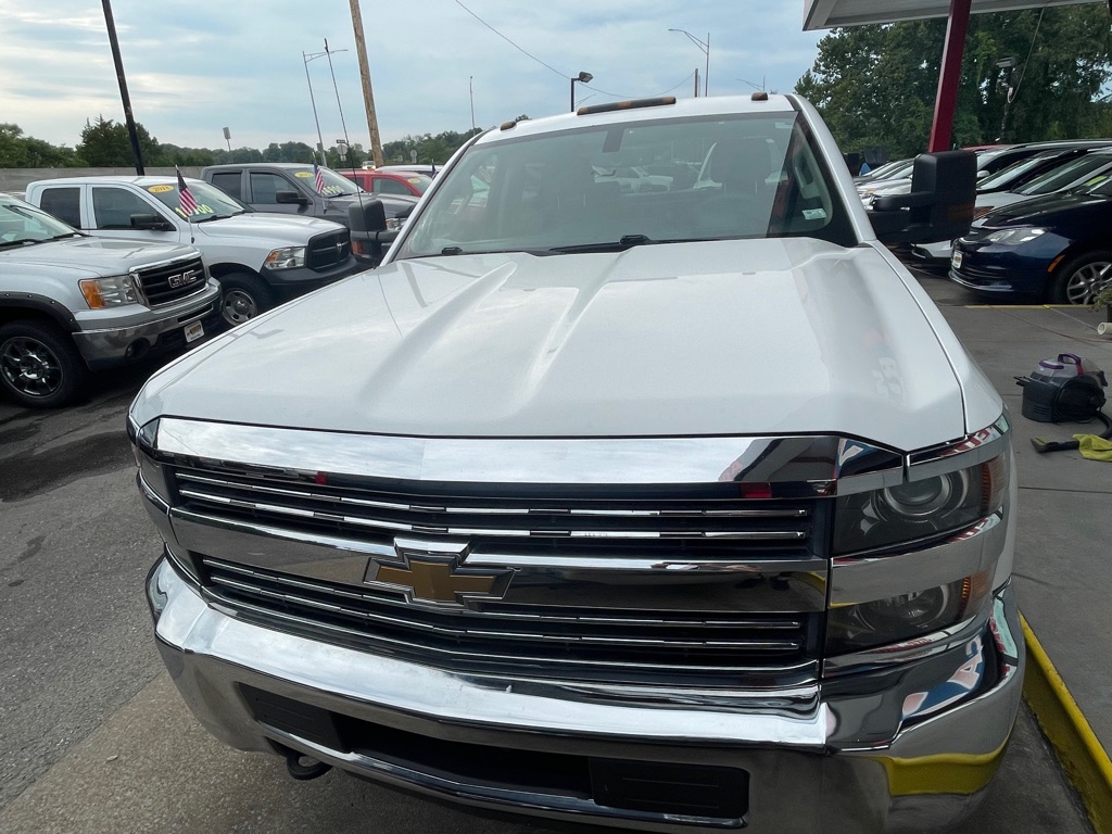 Photo 3 of this CHEVROLET SILVERADO 2500