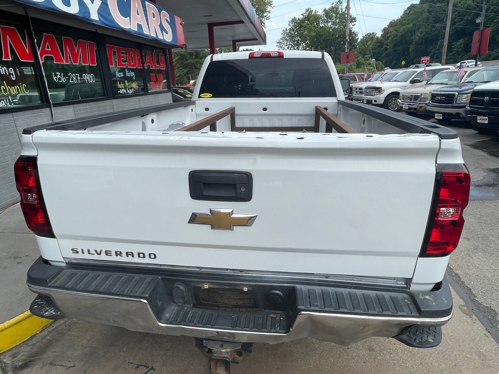 Photo 6 of this CHEVROLET SILVERADO 2500