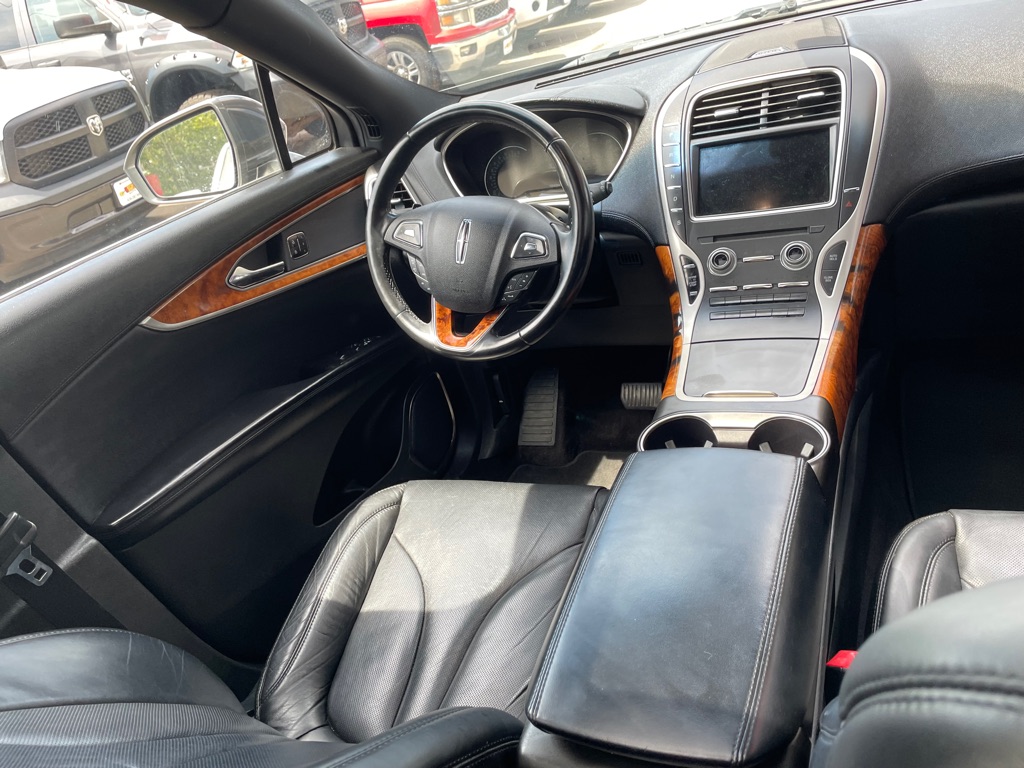 Photo 8 of this LINCOLN MKX