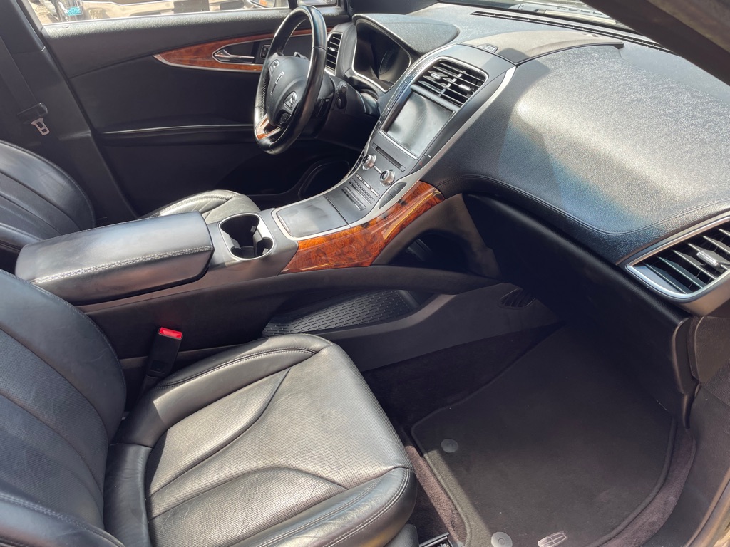 Photo 9 of this LINCOLN MKX