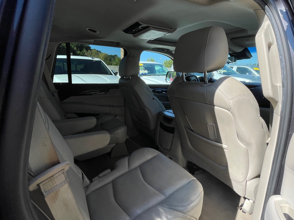 Photo 10 of this CADILLAC ESCALADE