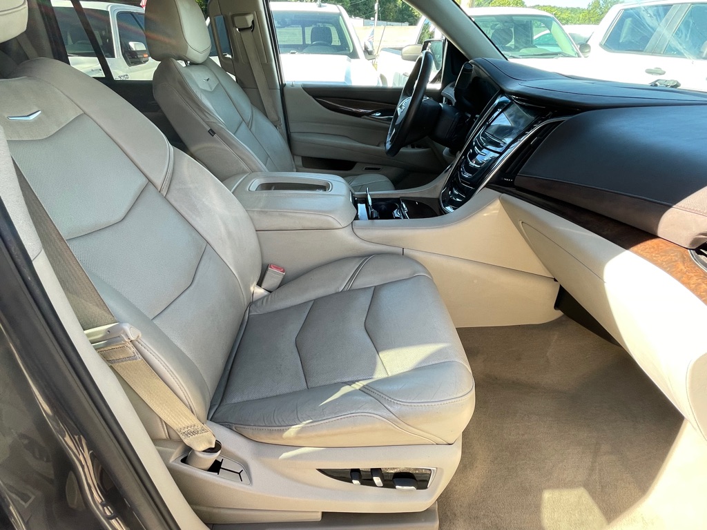 Photo 8 of this CADILLAC ESCALADE