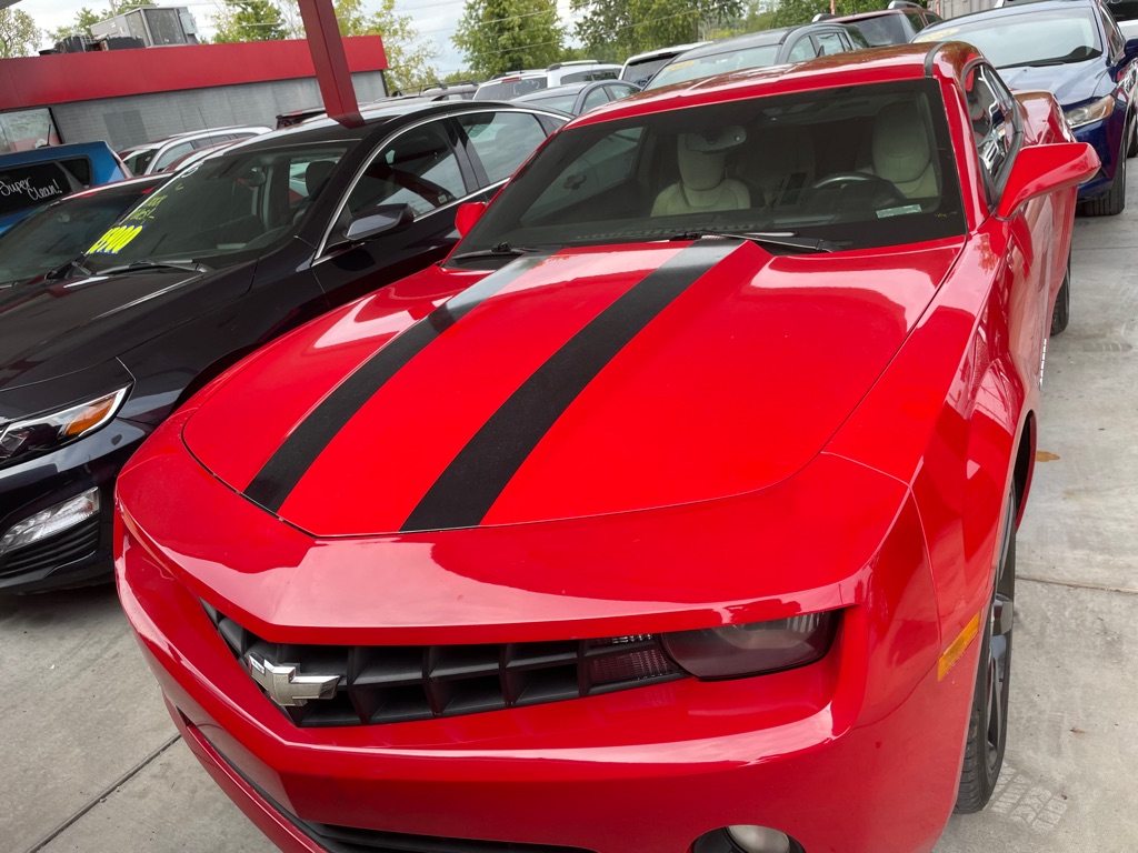 Photo 2 of this CHEVROLET CAMARO