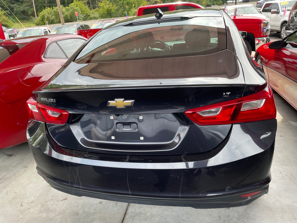 Photo 5 of this CHEVROLET MALIBU