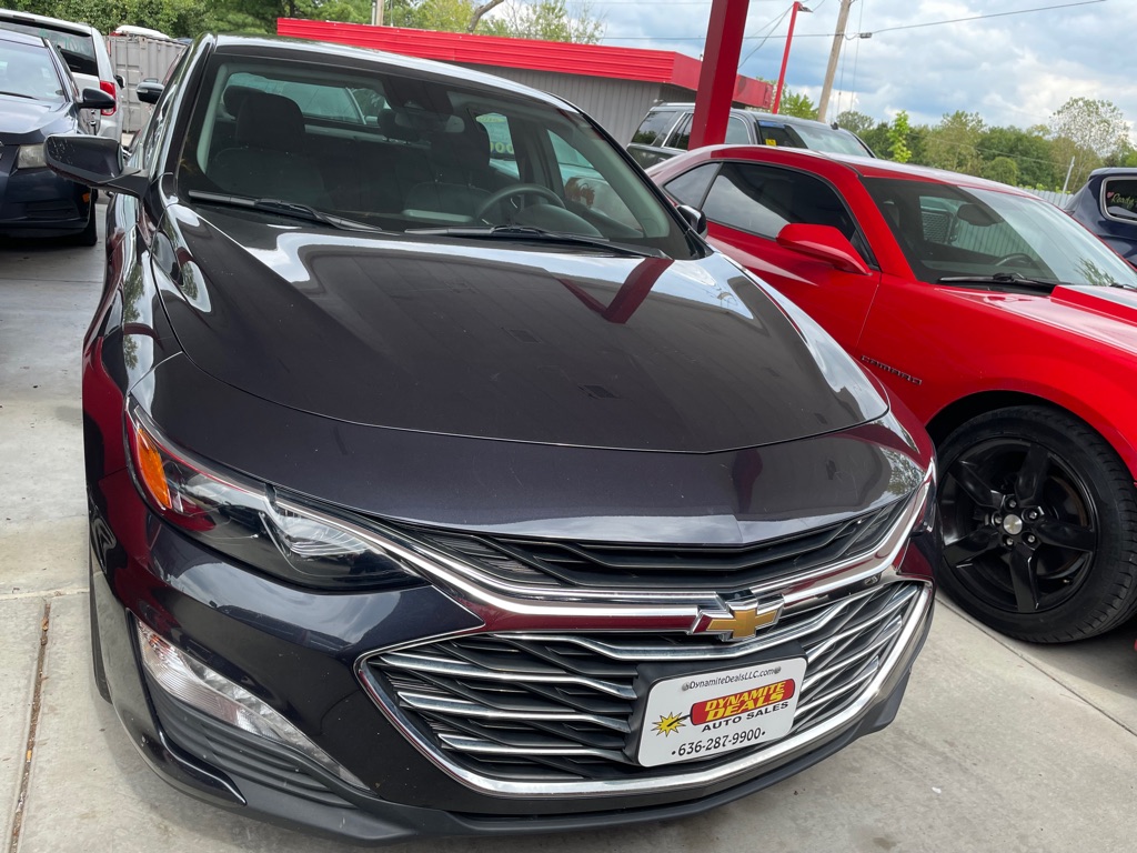 Photo 2 of this CHEVROLET MALIBU
