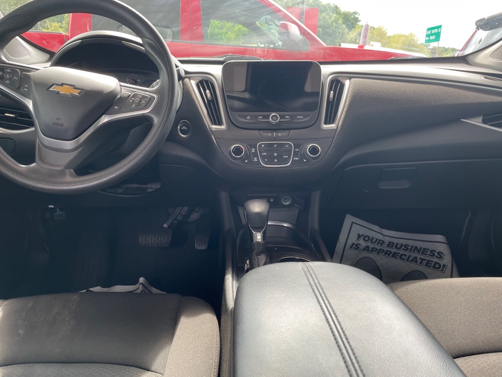 Photo 8 of this CHEVROLET MALIBU