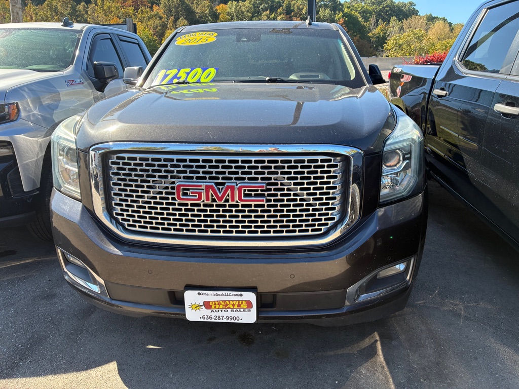Photo 2 of this GMC YUKON
