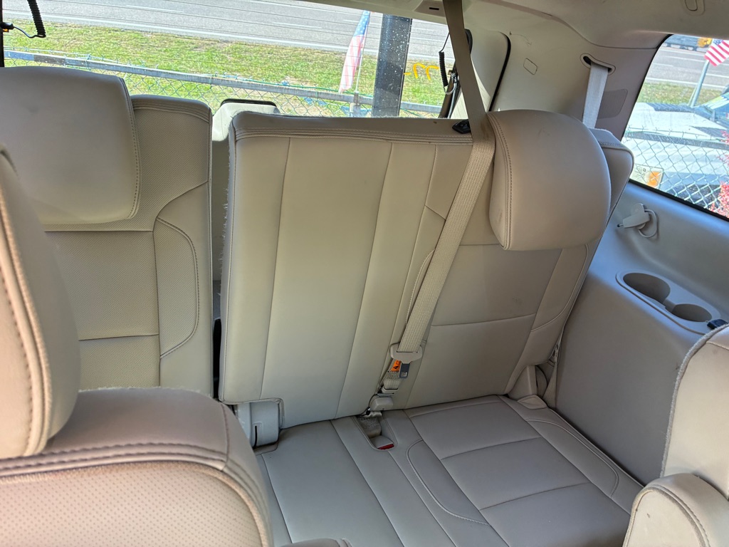 Photo 11 of this GMC YUKON