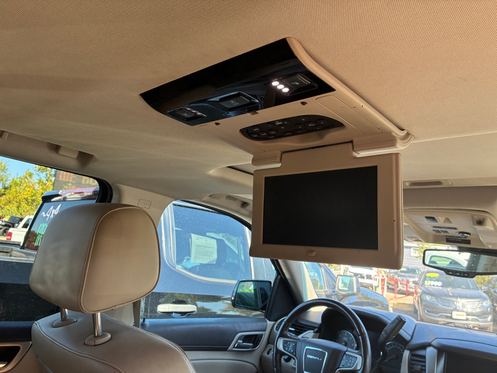 Photo 10 of this GMC YUKON
