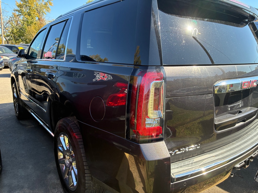 Photo 4 of this GMC YUKON