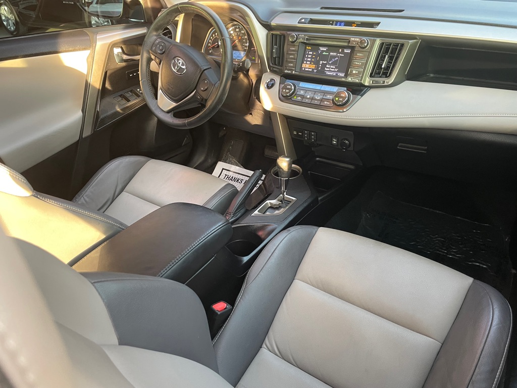Photo 9 of this TOYOTA RAV4