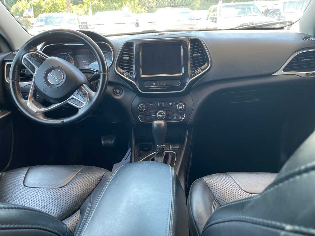 Photo 8 of this JEEP CHEROKEE