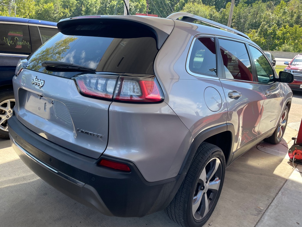 Photo 4 of this JEEP CHEROKEE