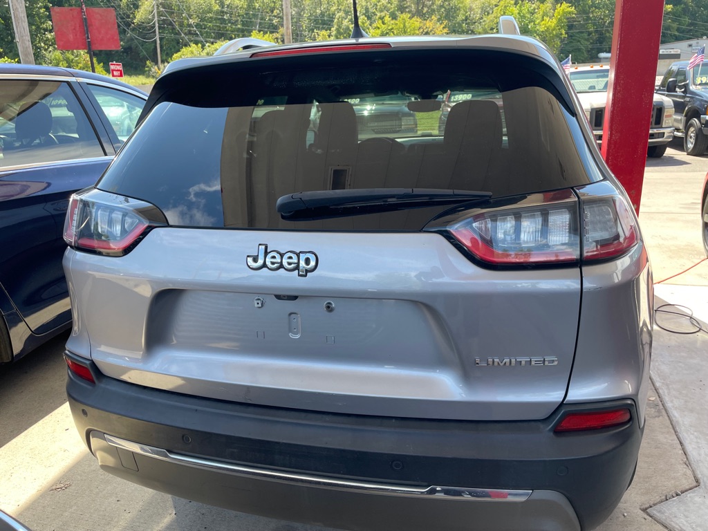 Photo 5 of this JEEP CHEROKEE